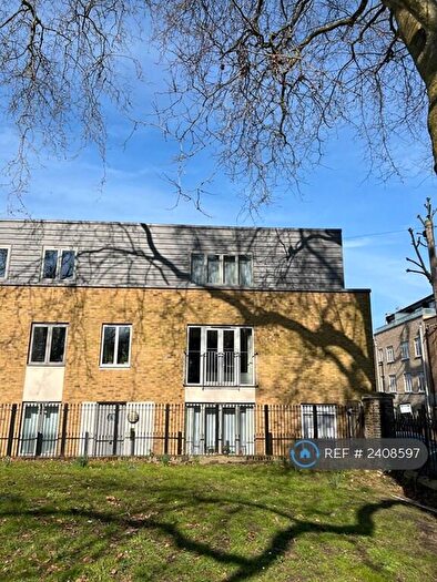 2 Bedroom Flat To Rent In St. Dunstans Mews, London, E1