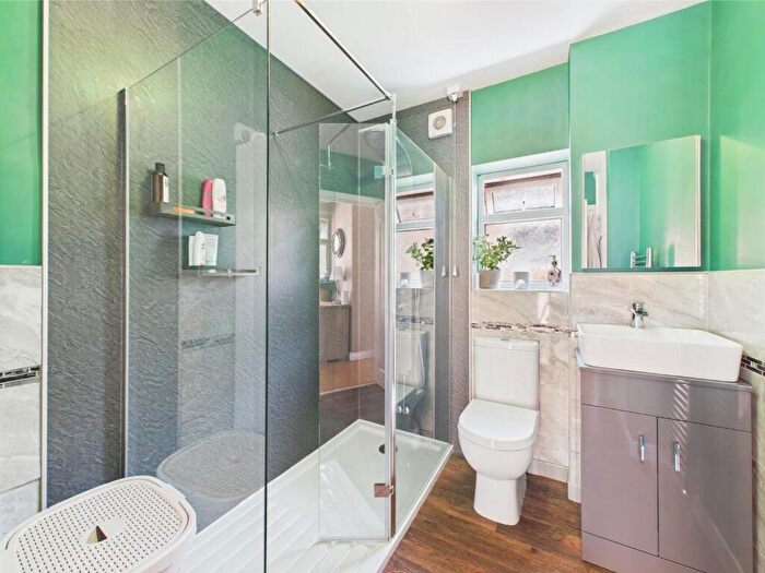 4 Bedroom Detached House For Sale In Grange Park Road, Bingley, BD16
