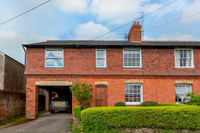 4 Bedroom Semi-Detached House To Rent In Long Mill Lane, Dunks Green, Tonbridge, TN11