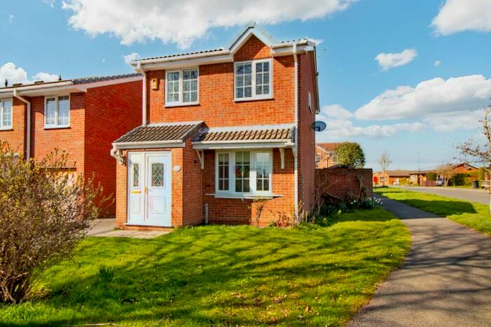 3 Bedroom Detached House To Rent In Hartland Avenue, Sothall, S20