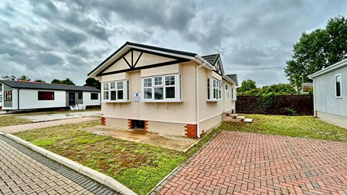 2 Bedroom Park Home For Sale In Rookery Drove, Beck Row, Bury St. Edmunds, IP28
