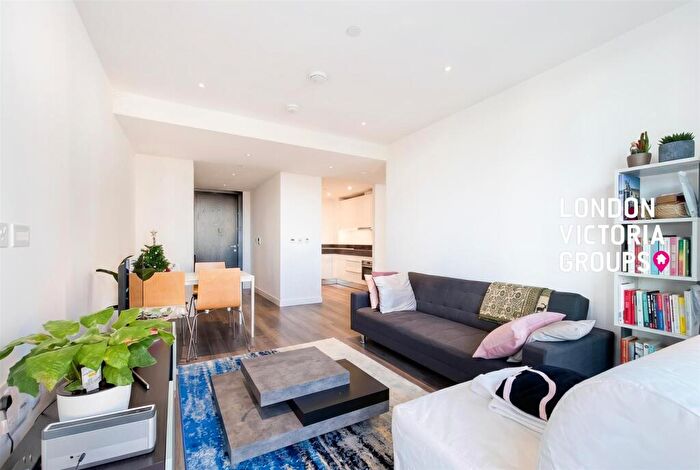 1 Bedroom Apartment To Rent In Kingwood House, Chaucer Gardens, London, E1