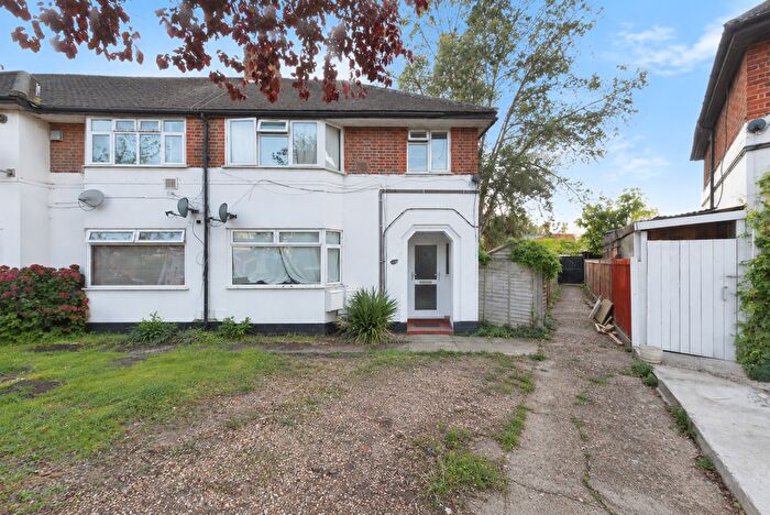 2 Bedroom Flat For Sale In Islay Gardens, Hounslow, TW4