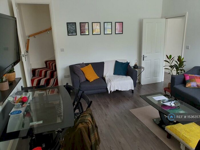 4 Bedroom End Of Terrace House To Rent In Metchley Lane, Birmingham, B17