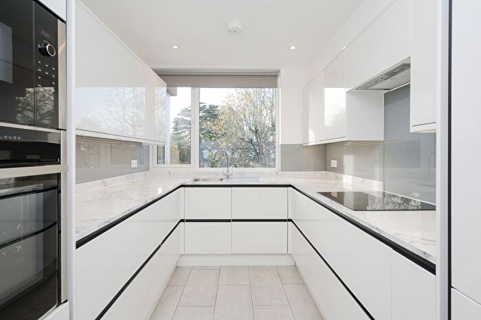 2 Bedroom Flat To Rent In Roskeen Court, Arterberry Road, London, SW20