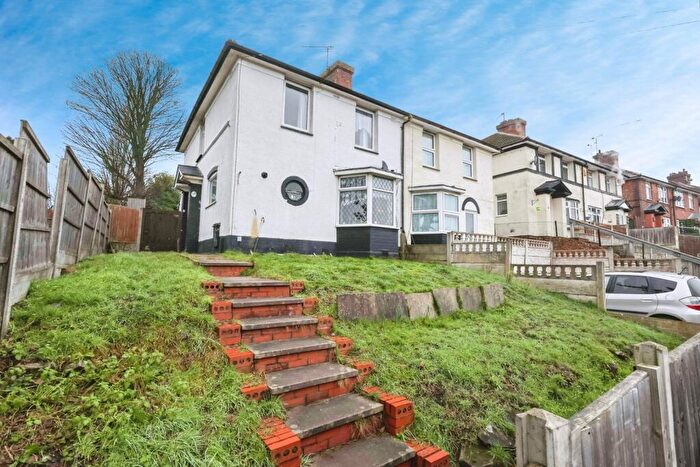 3 Bedroom Semi Detached House For Sale In Danesbury Crescent, Birmingham, West Midlands, B44