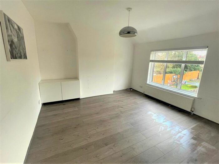 1 Bedroom Flat To Rent In Russell Road, Northolt, UB5
