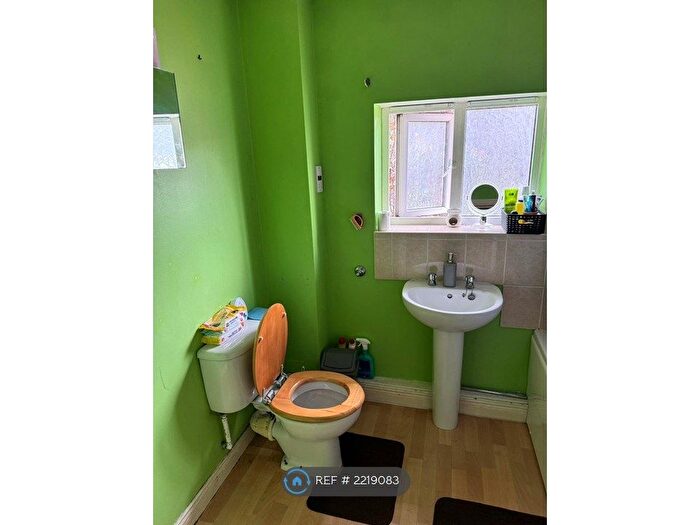 1 Bedroom End Of Terrace House To Rent In Barnum Court, Swindon, SN2