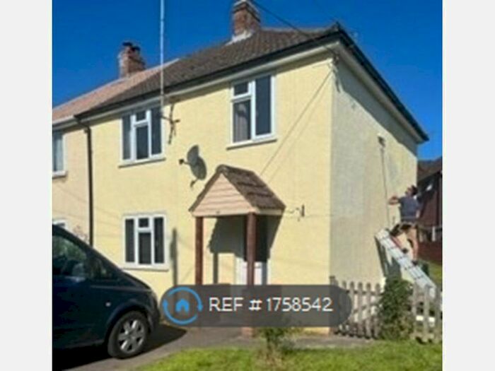 3 Bedroom Semi-Detached House To Rent In Rosebery Road, Dursley, GL11