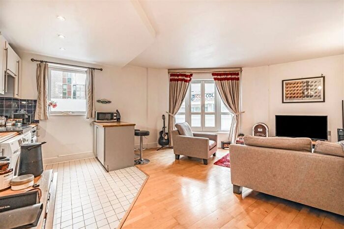 1 Bedroom Flat For Sale In Coke Street, Aldgate East, E1