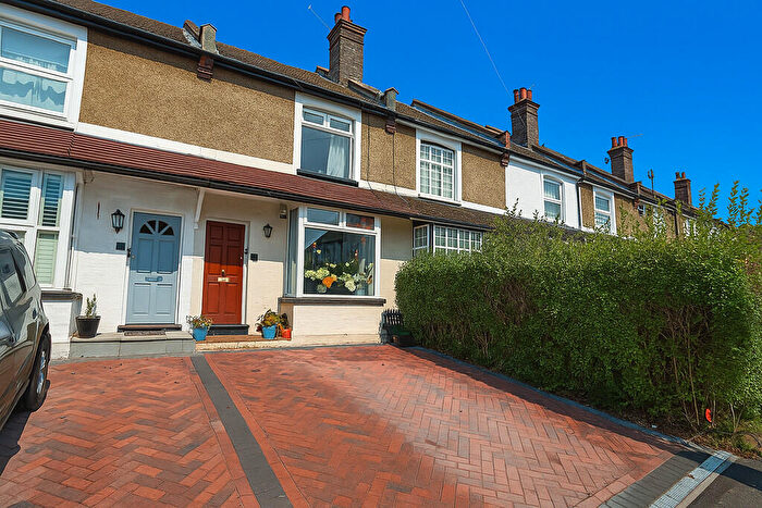 2 Bedroom Terraced House For Sale In St Johns Road, Redhill, RH1