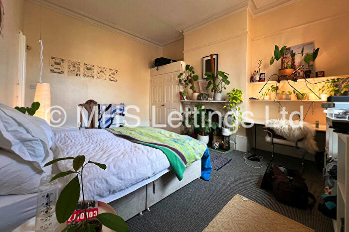 8 Bedroom Terraced House To Rent In Hyde Park Road, Leeds, LS6