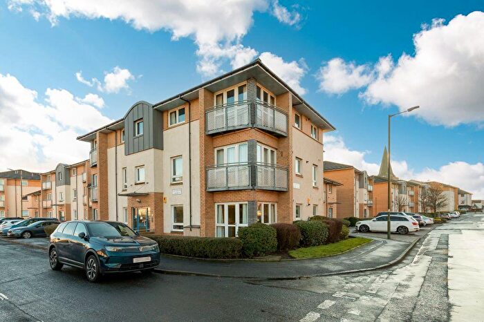 2 Bedroom Flat For Sale In / Stenhouse Gardens, Edinburgh, EH11