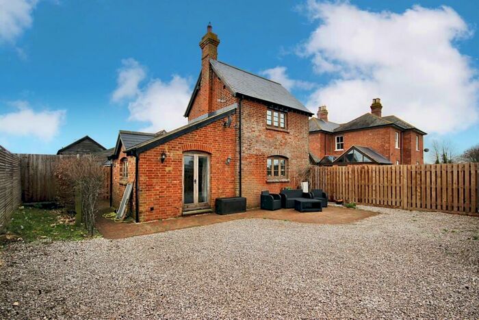 1 Bedroom Character Property For Sale In Hogshaw Farm, Hogshaw, Buckingham, MK18
