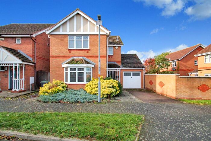 3 Bedroom Detached House To Rent In Orchard Way, Thrapston, NN14