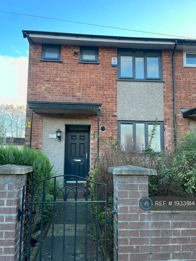 3 Bedroom Semi-Detached House To Rent In Dalton Street, Manchester, M40