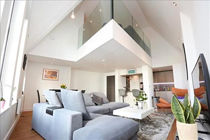 3 Bedroom Flat To Rent In Alumni Court, Cotton Street, Manchester, M4