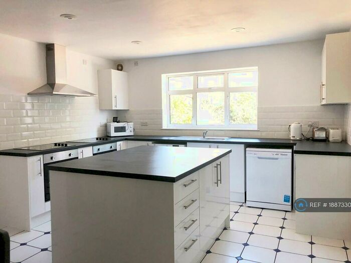 7 Bedroom Semi-Detached House To Rent In George Borrow Road, Norwich, NR4