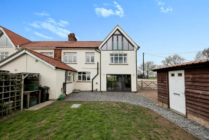 5 Bedroom Semi-Detached House For Sale In Harwich Road, Wrabness, Manningtree, CO11