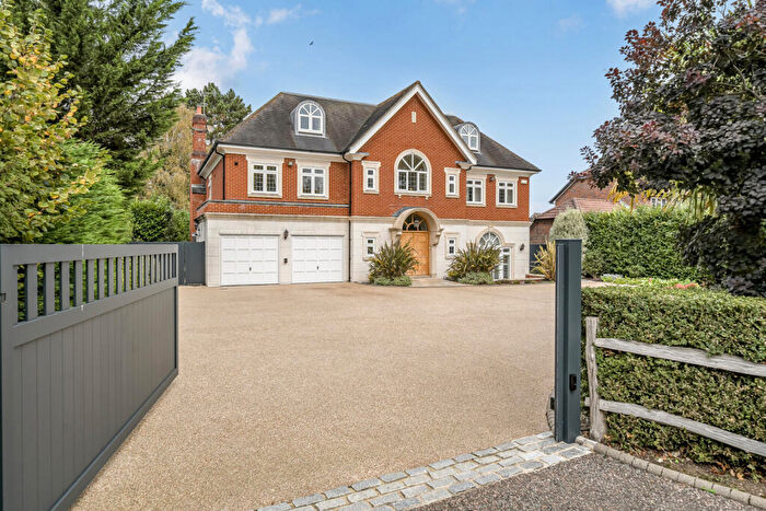 7 Bedroom Detached House For Sale In Worlds End Lane, Orpington, BR6