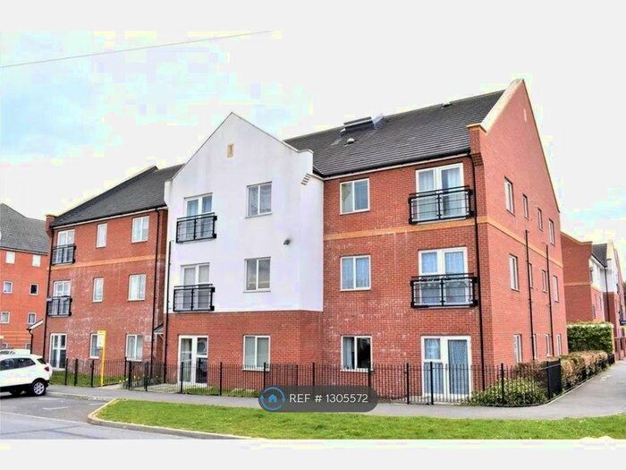 2 Bedroom Flat To Rent In King Edward Road, Basildon SS15