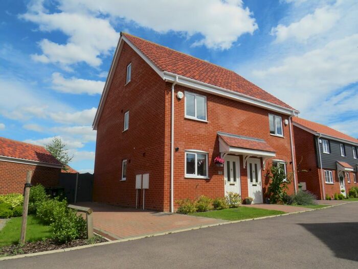 3 Bedroom Property To Rent In Picton Close, Poringland, Norwich, NR14