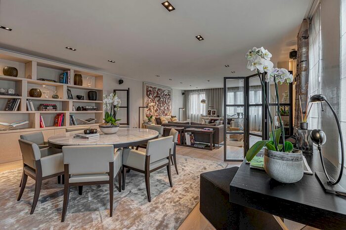 5 Bedroom Flat To Rent In Cadogan Square, London, SW1X