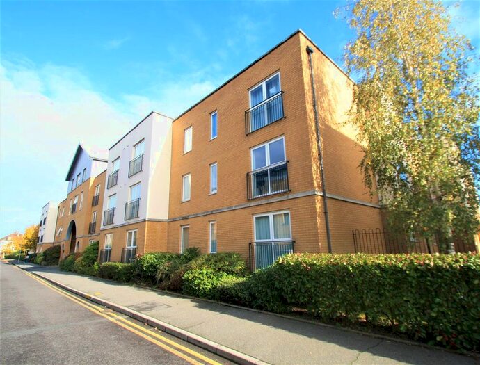 2 Bedroom Flat To Rent In Kenway, Southend-On-Sea SS2