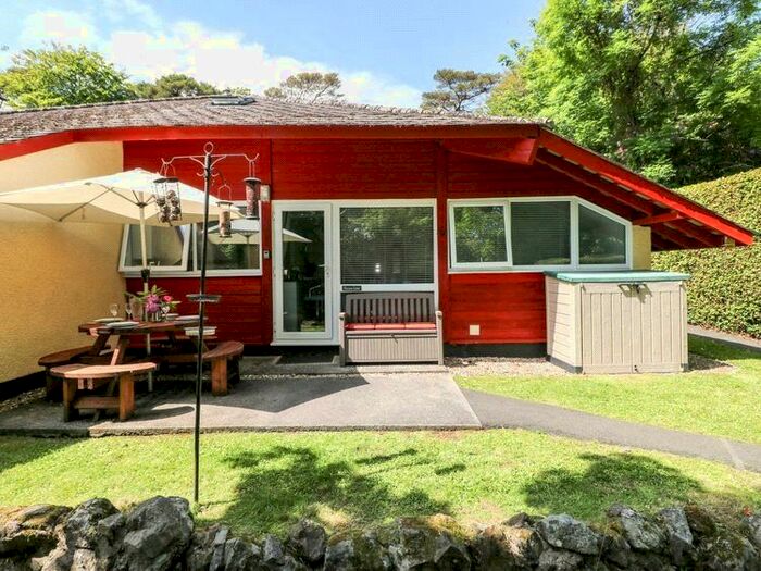 2 Bedroom Bungalow For Sale In Llanteglos Estate, Llanteg, SA67