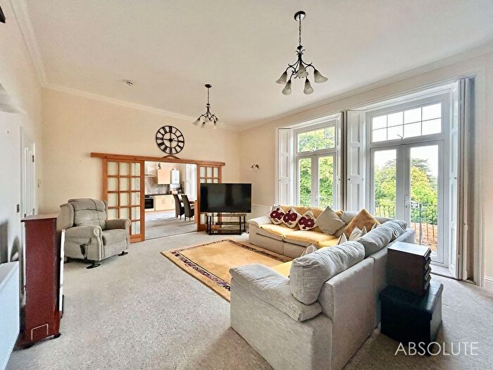 2 Bedroom Flat To Rent In Babbacombe Road, The Hollies, TQ1