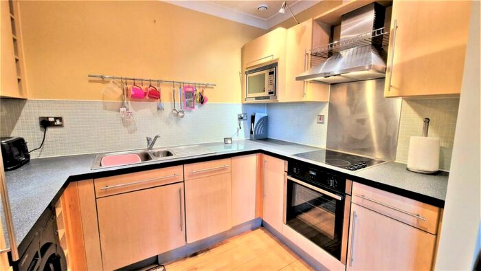 2 Bedroom House To Rent In East Street, Leeds, LS9