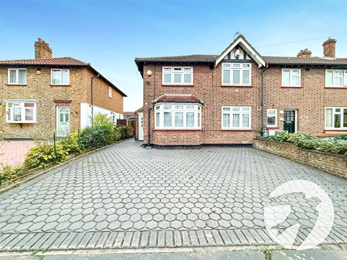 3 Bedroom Semi Detached House For Sale In Farnaby Road, London, SE9