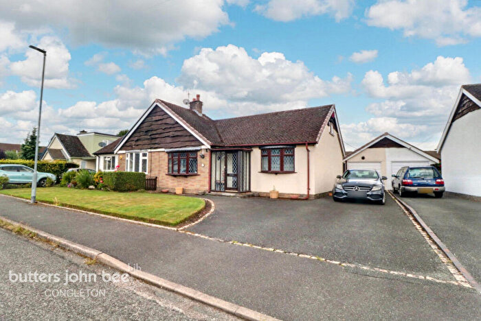 3 Bedroom Semi-Detached Bungalow For Sale In Three Fields Close, Congleton, CW12