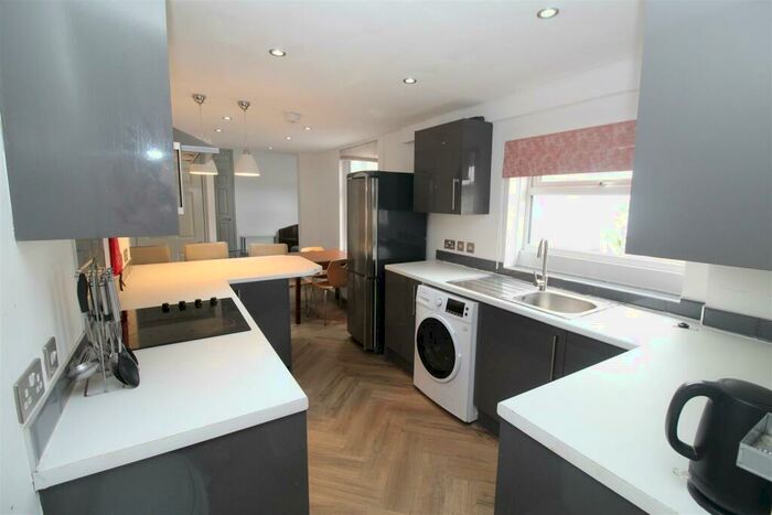 4 Bedroom House To Rent In Rhymney Street, Cathays, Cardiff, CF24