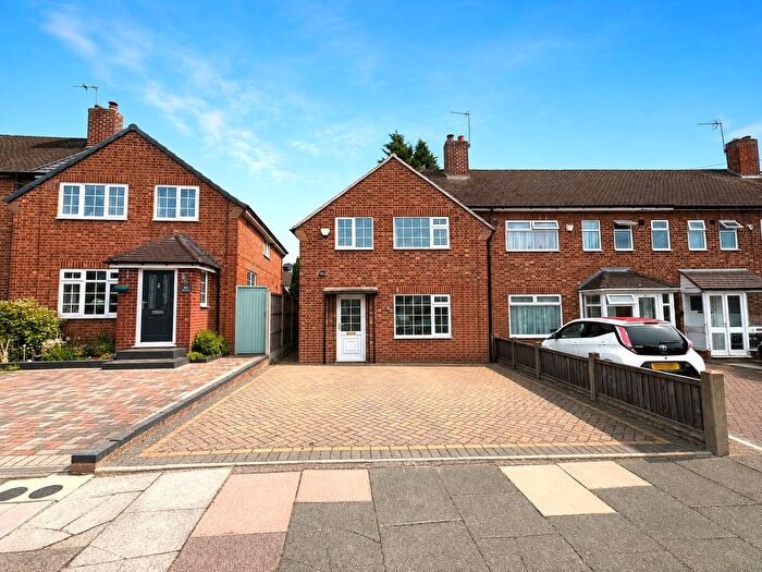 3 Bedroom Semi-Detached House To Rent In Southgate Road, Birmingham, West Midlands, B44