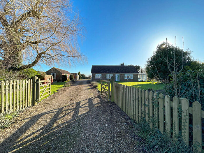 4 Bedroom Detached Bungalow For Sale In Fengate, Moulton Chapel, PE12