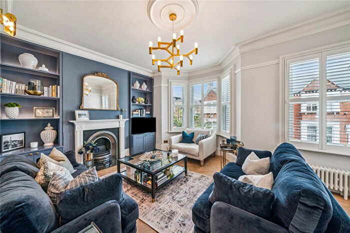3 Bedroom Flat For Sale In Gayville Road, SW11