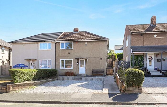 3 Bedroom Semi-Detached House For Sale In Houldsworth Crescent, Bolsover, S44