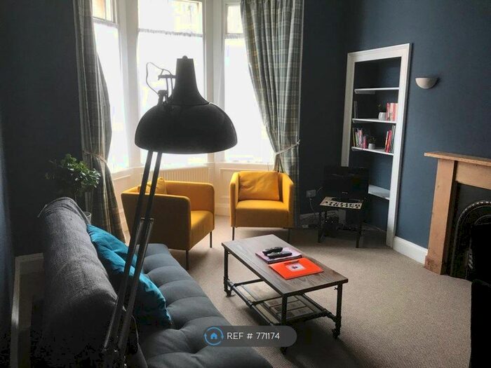 3 Bedroom Flat To Rent In Sylvan Place, Edinburgh, EH9