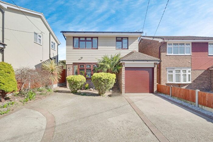 4 Bedroom Detached House For Sale In Manor Road, Benfleet, SS7