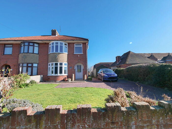 3 Bedroom Semi-Detached House For Sale In College Road, Framlingham, Suffolk, IP13