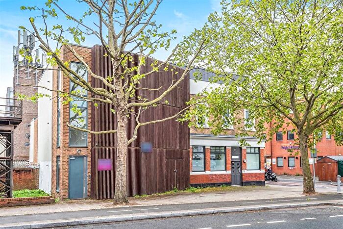 1 Bedroom Flat To Rent In Lower Richmond Road, Richmond, TW9