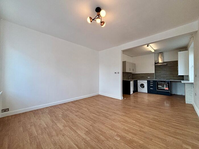 1 Bedroom Flat To Rent In High Street, Beckenham, BR3