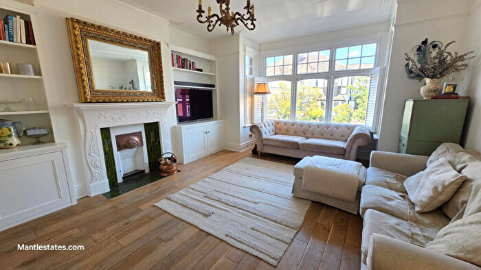 2 Bedroom Flat For Sale In Lawn Mansions, High Barnet, EN5