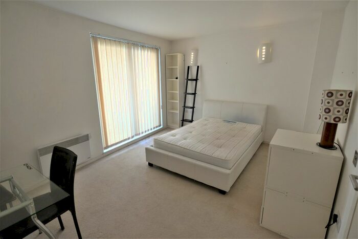 Studio To Rent In 2 Biscayne Avenue, London E14