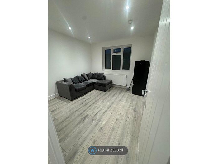 1 Bedroom Flat To Rent In Sterry Road, Dagenham, RM10