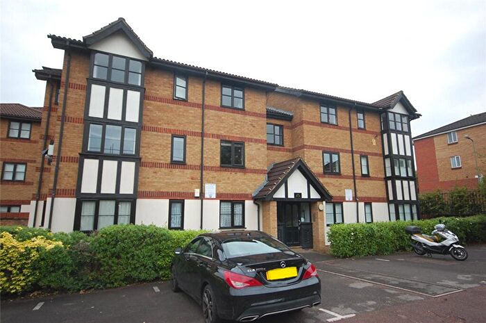 1 Bedroom Apartment To Rent In Woodvale Way, Golders Green, NW11