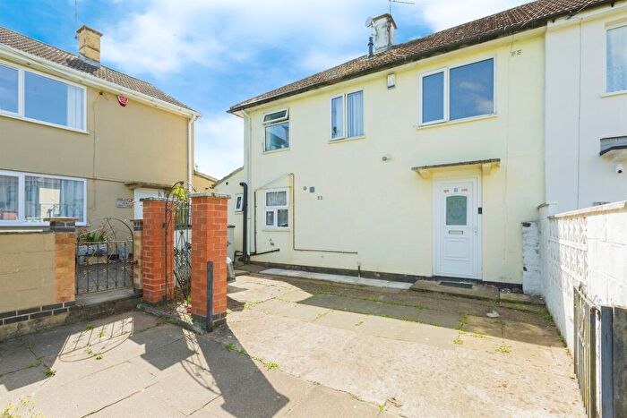 4 Bedroom Semi-Detached House For Sale In Armadale Drive, Leicester, LE5