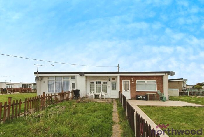 1 Bedroom Lodge To Rent In Clacton-On-Sea, CO16