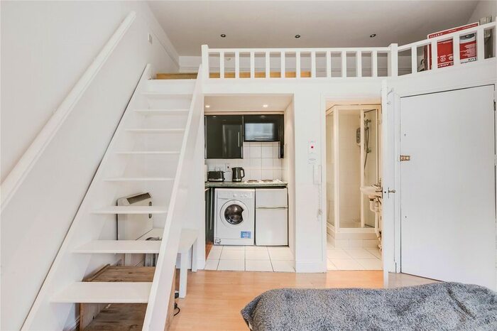 Studio To Rent In Penywern Road, Earls Court, London, SW5